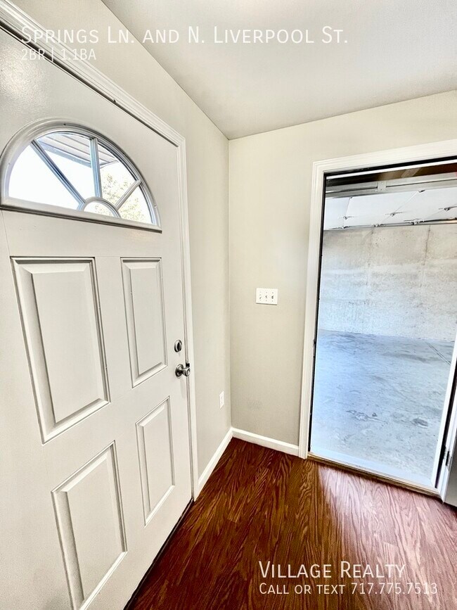Building Photo - 155 Springs Ln