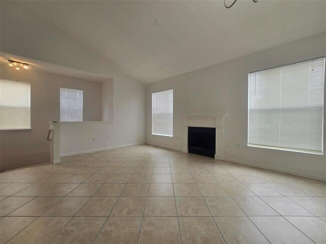 Building Photo - 17983 Villa Creek Dr