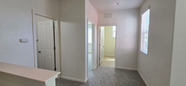 Building Photo - 845 Bronze Ln