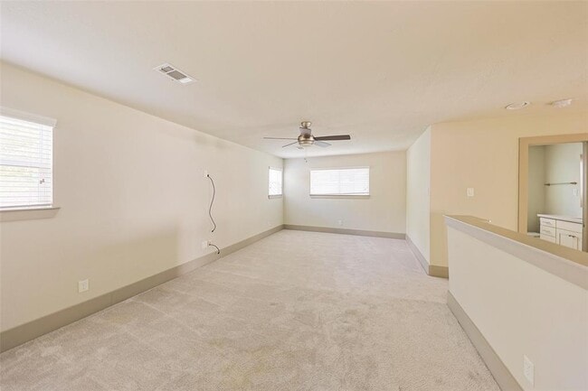 Building Photo - 20 N Timber Top Dr