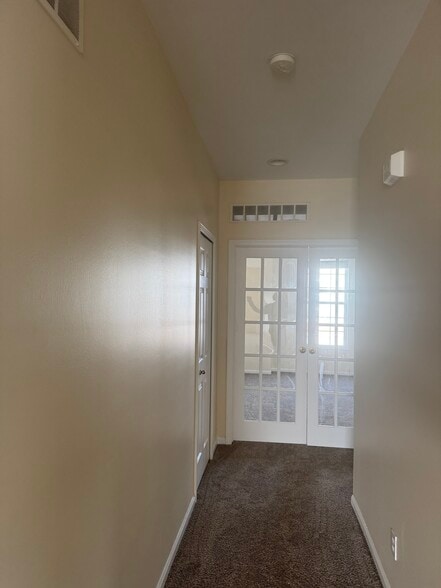 Building Photo - 1220 Alameda Blvd