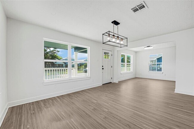 Building Photo - 3910 Cetti St