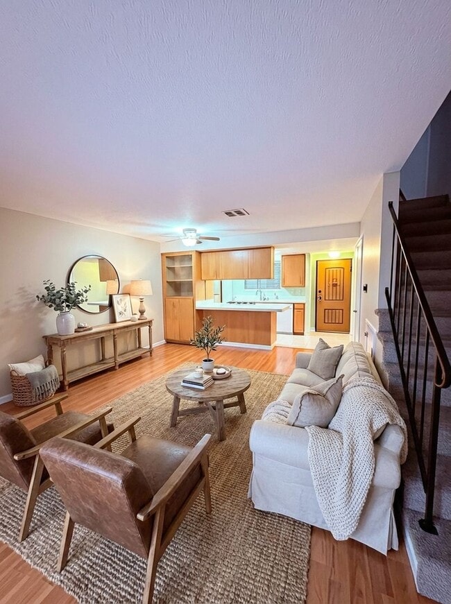 Building Photo - 5959 Vía Casitas