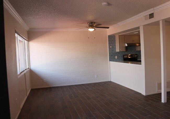 Primary Photo - Midtown Villas