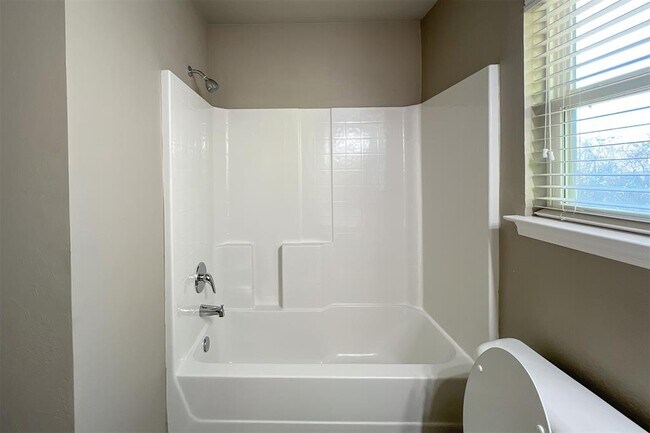 Building Photo - 7804 Bennie Terrace