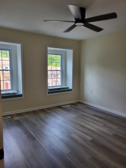 Building Photo - 11295 Edgemoor Ct