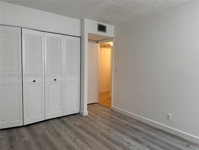 Building Photo - 20441 NE 30th Ave