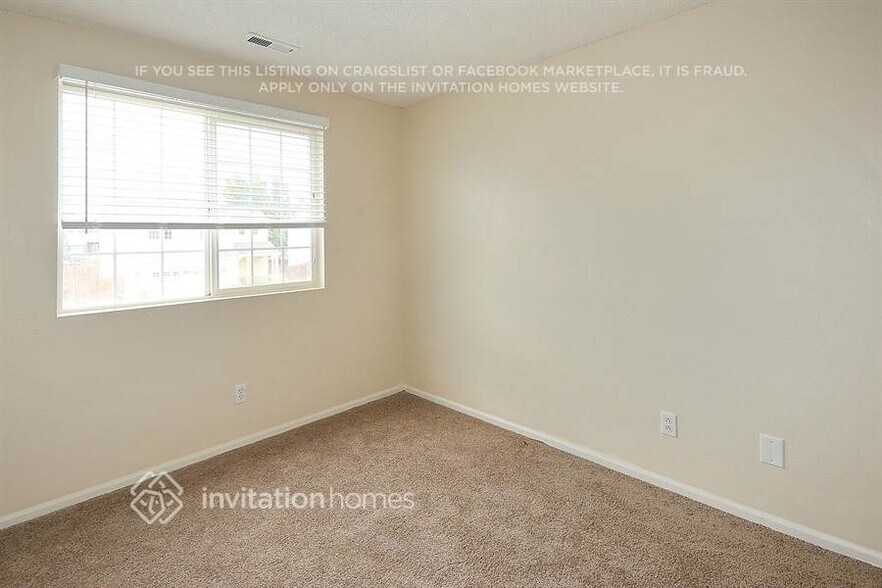 Building Photo - 882 Rancher Dr