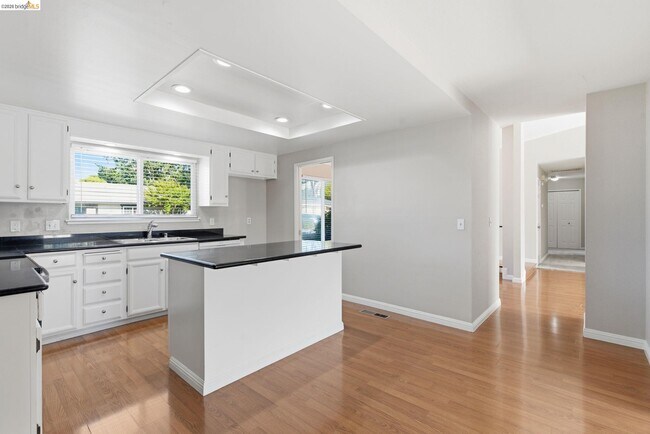 Building Photo - 1077 Bellamy Ct