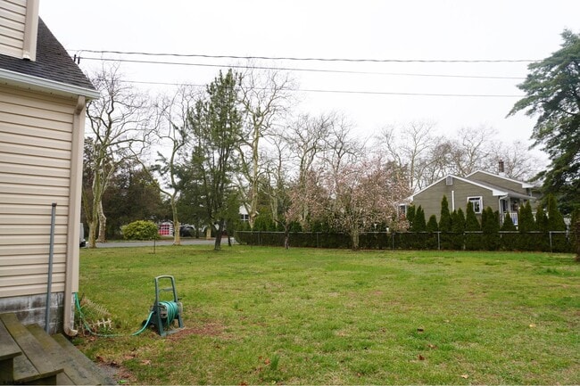 Building Photo - 101 W Meyran Ave