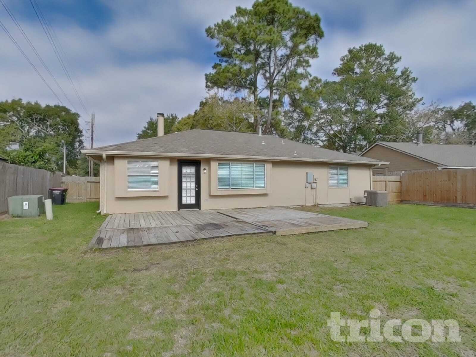 Building Photo - 2802 N Spring Dr