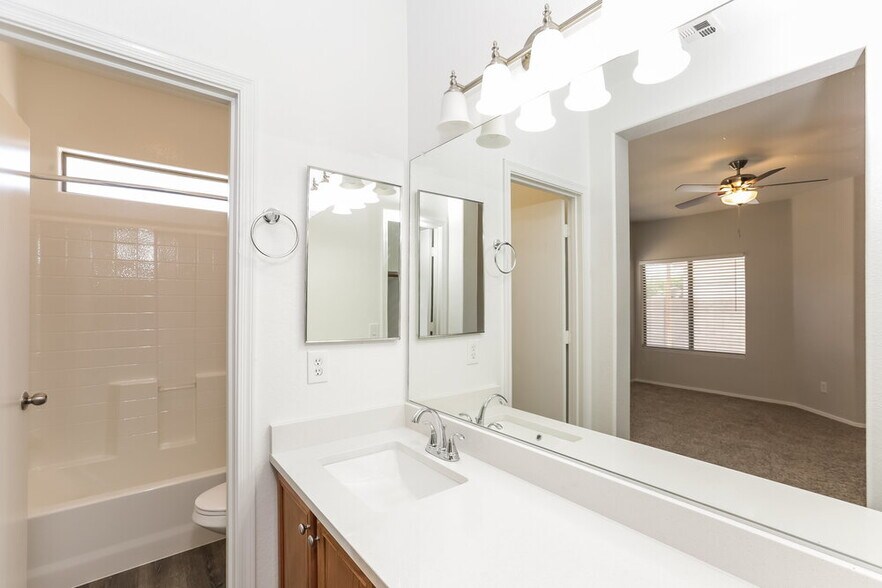 Building Photo - 93 3rd Ave W