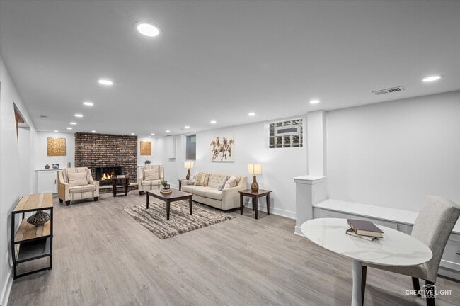 Building Photo - 3834 Hampton Ave