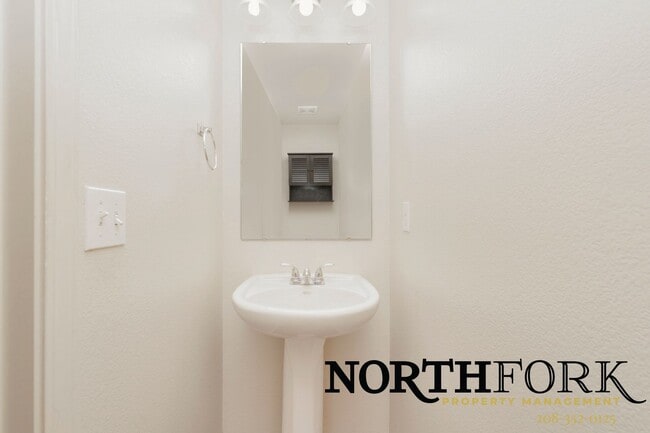 Building Photo - Beautiful Boise Home