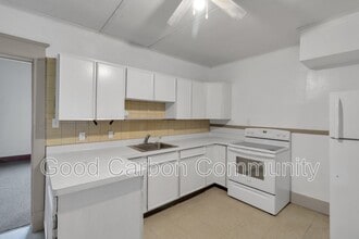 Building Photo - 596 Oliver St