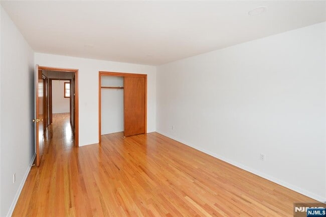 Building Photo - 11 Gregory Ct