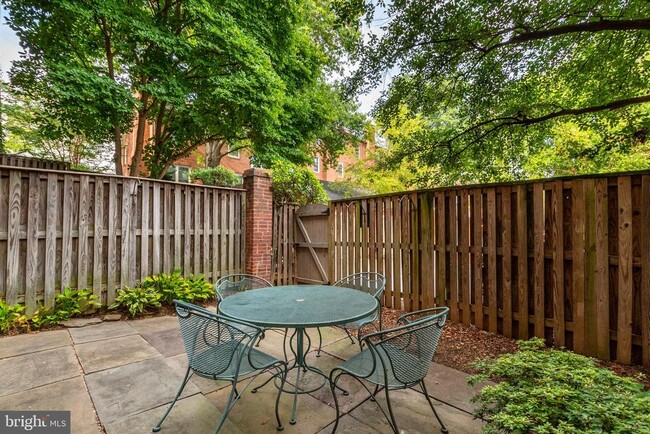 Building Photo - 3611 Winfield Lane Northwest