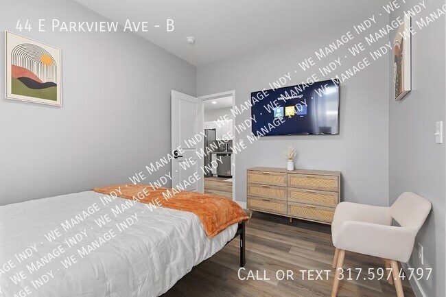 Building Photo - 44 E Parkview Ave