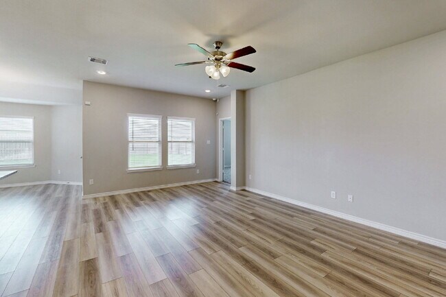 Building Photo - "Charming 3-Bed, 2-Bath Home in Bryan, TX!"