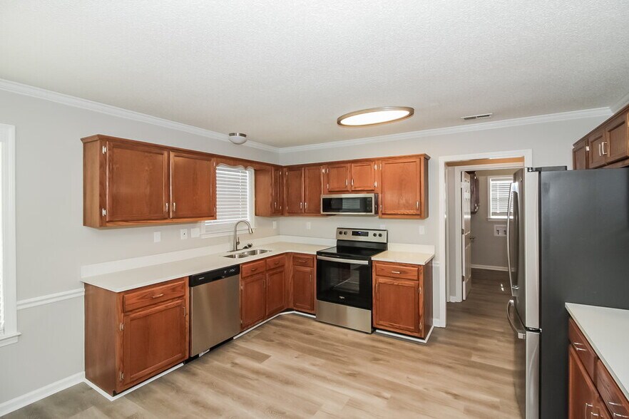 Building Photo - 4172 Hidden Fern Ln N