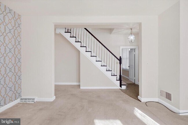 Building Photo - 4300 Main St