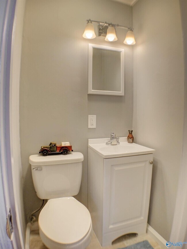 Building Photo - 4213 Eastland Dr NW