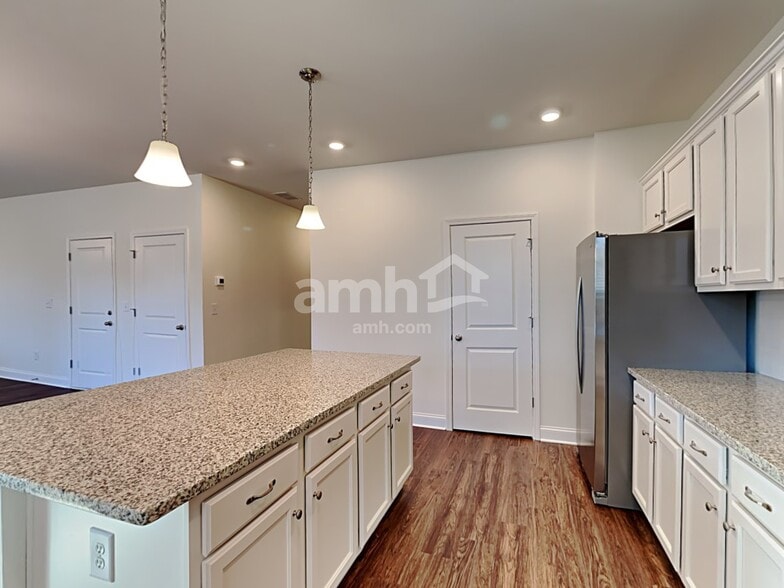 Building Photo - 1390 Ashlyn Ct