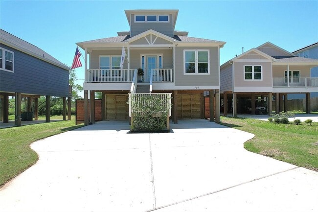 Building Photo - 719 Baywood Dr