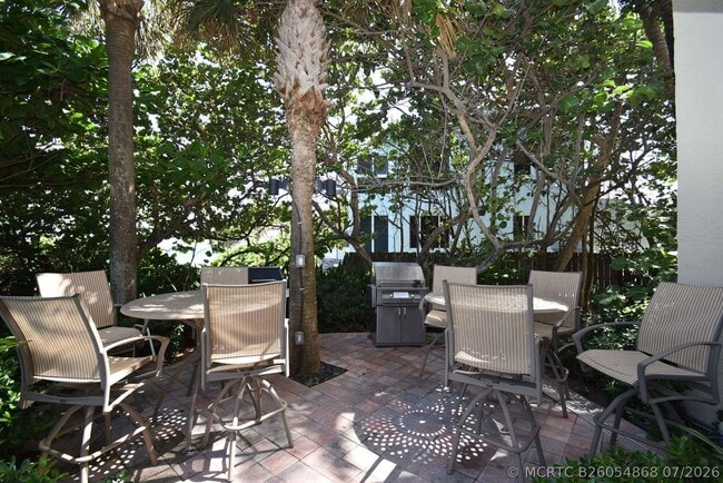 Building Photo - 3700 S Ocean Blvd