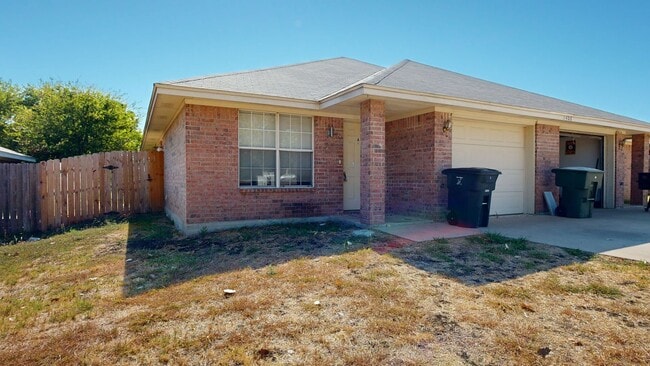 Primary Photo - ALL TILE 3 BEDROOM DUPLEX ONLY $1,350 BY A...