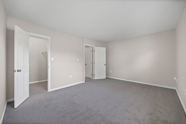 Building Photo - "Charming 2-Bed Townhome with Modern Comforts in Fort Mill – Your Cozy Retreat Awaits!"