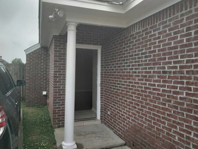 Building Photo - 517 McGregor Ct