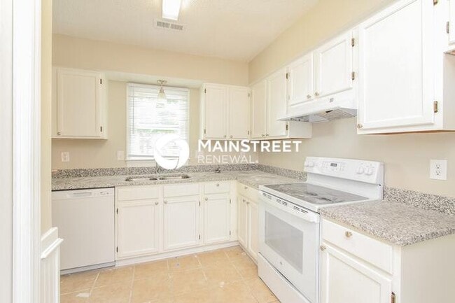 Building Photo - 3 Bedroom Pet-Friendly Home in CHARLOTTE, NC with Main Street Renewal