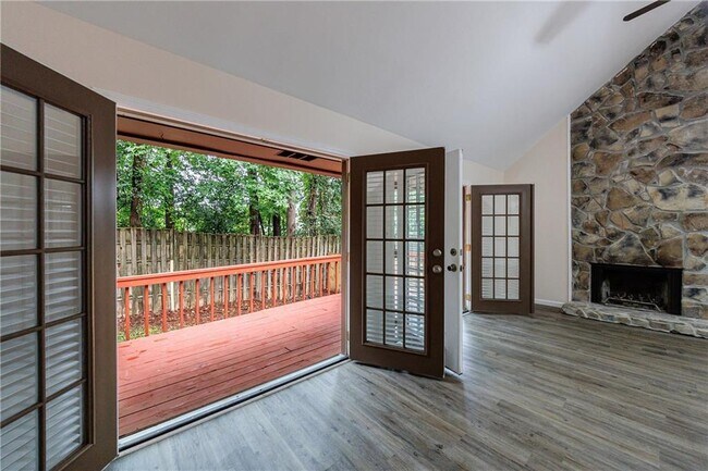 Building Photo - 1248 Falling Water Dr