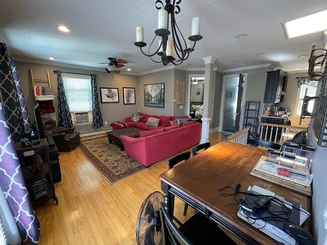 Building Photo - 117 Boston St