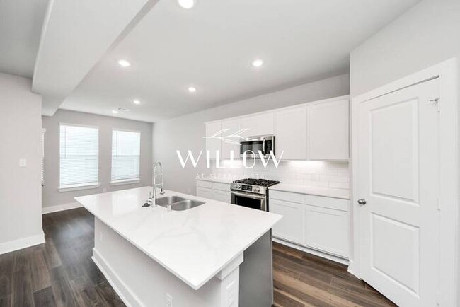 Building Photo - Incredible 3-Bedroom Home – 6 Weeks FREE R...