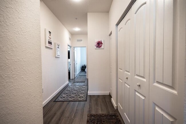 Building Photo - 250 SW 7th Ct