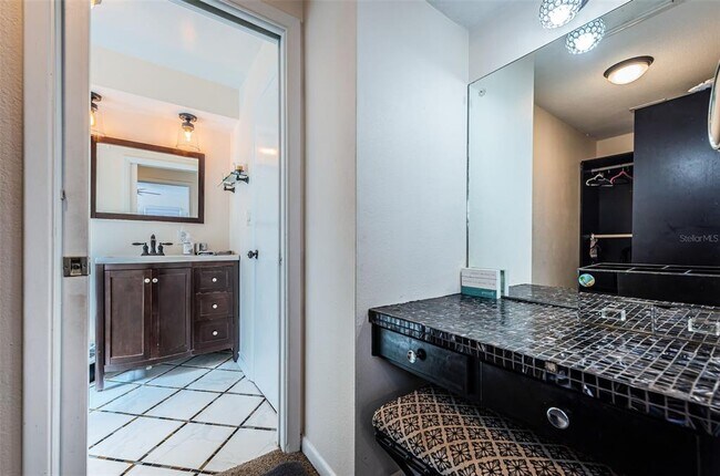 Building Photo - 13556 Bellewood Ave