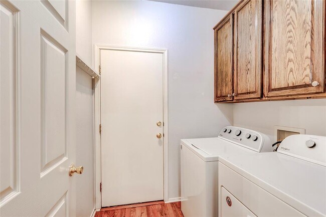 Building Photo - 4501 Whispering Valley Dr