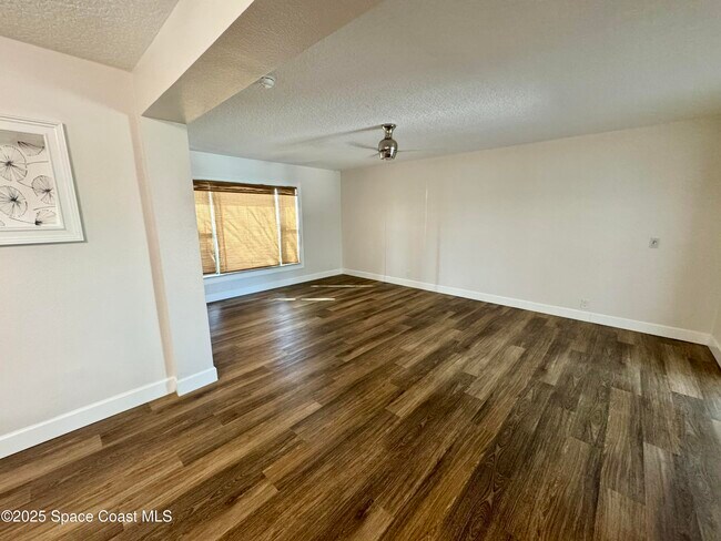 Building Photo - 401 1st Ave