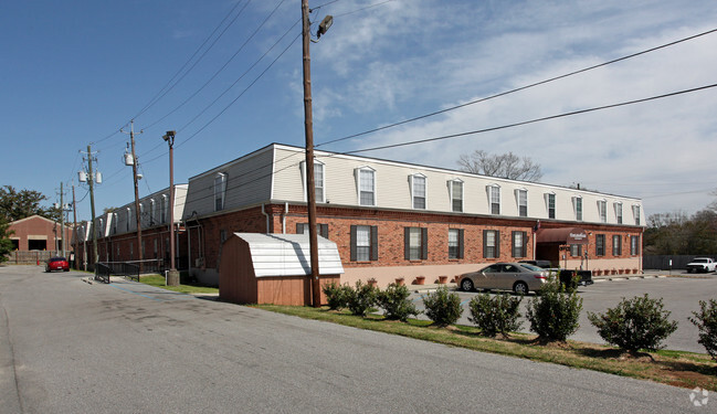 Building Photo - Fontainebleau Apartments