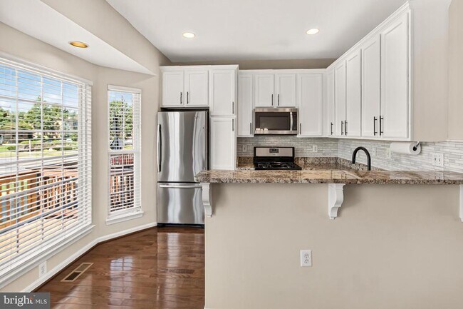 Building Photo - 6126 Madison Crest Ct