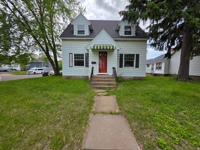 Primary Photo - 1002 5th Ave