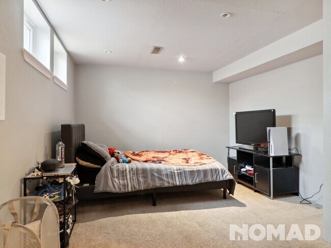 Building Photo - 3 Bedroom Townhome in Aurora