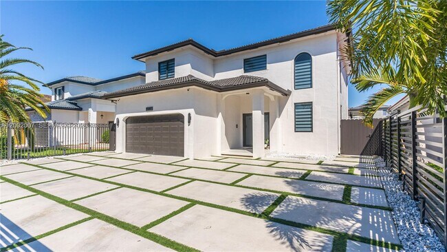 Building Photo - 15817 SW 138th Terrace