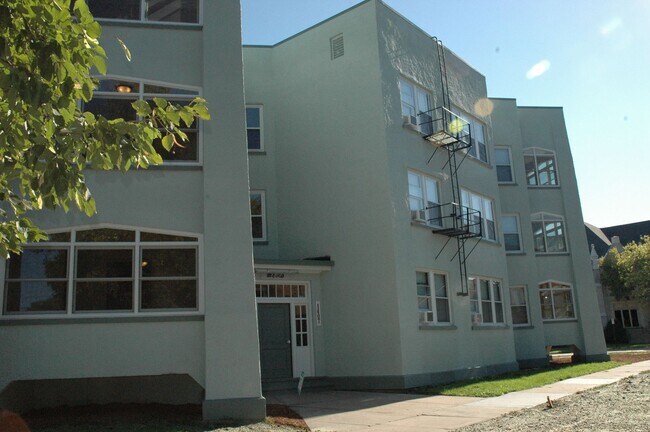 Building Photo - Mead Flats