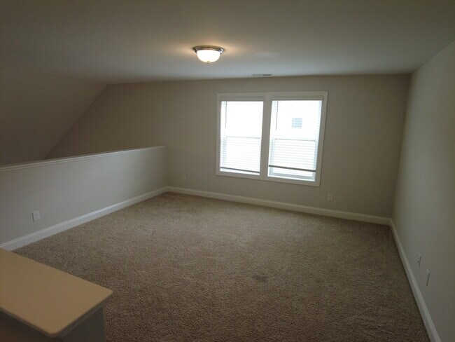 Building Photo - 111 Hanover Ct