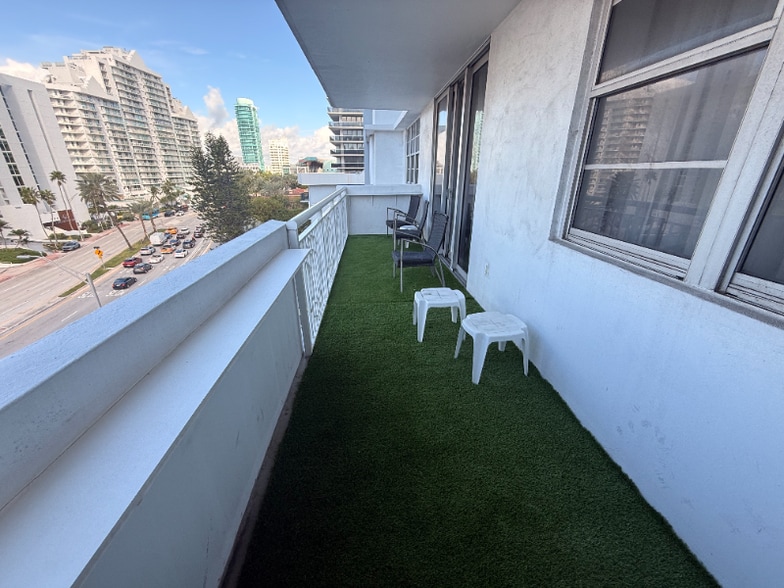 Building Photo - 5825 Collins Ave