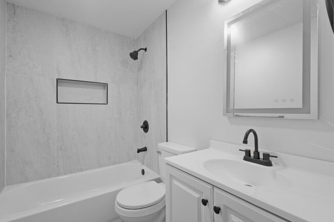 Building Photo - 4638 Vallejo Dr