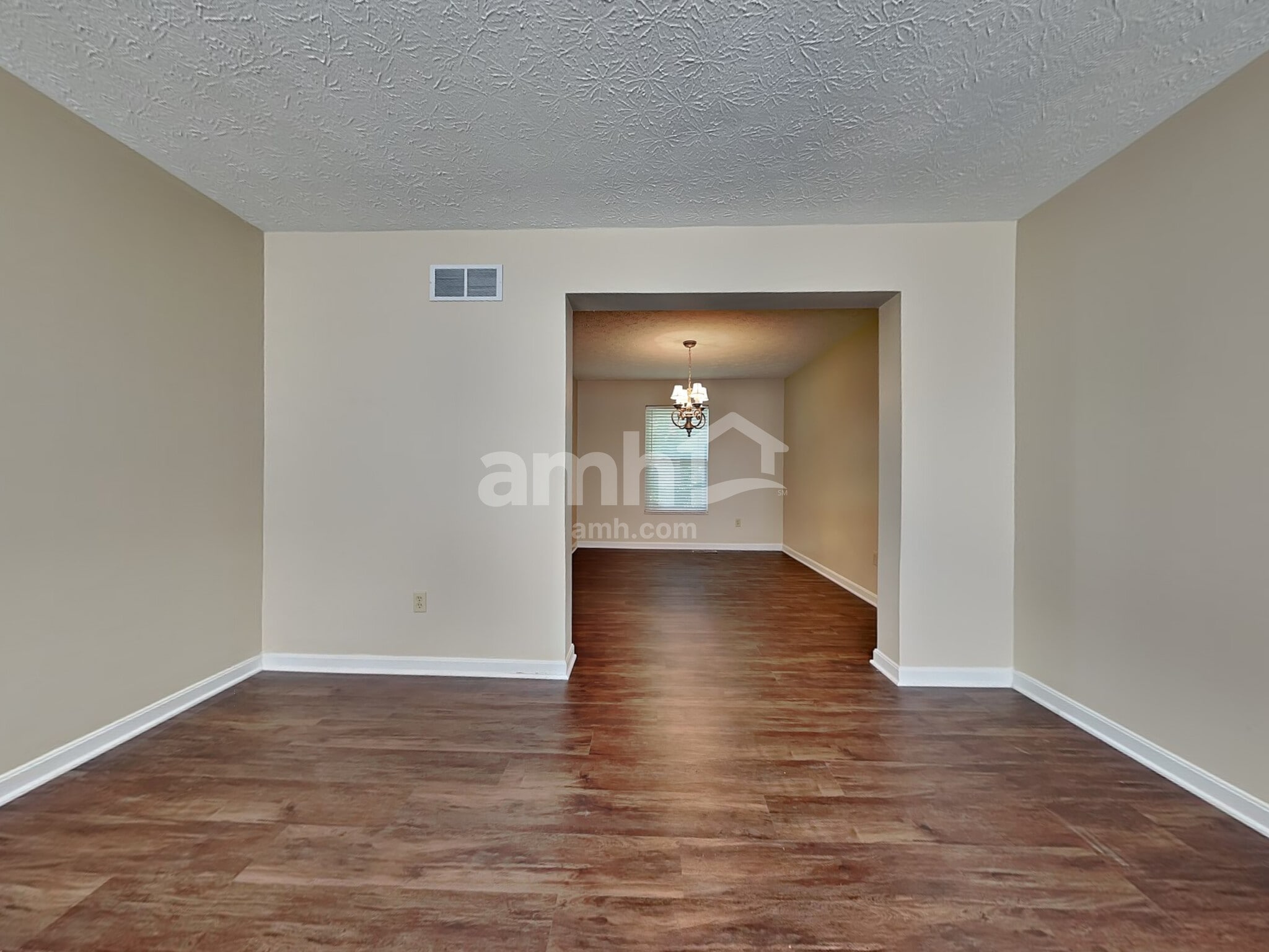 Building Photo - 3300 Whispering Woods Dr